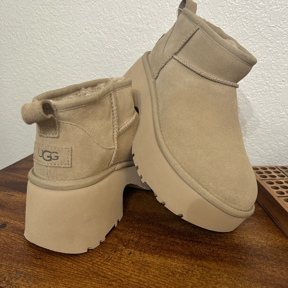 UGG® Women's Classic Ultra Mini New Heights - Picture 3 of 6